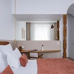 1.75 Paris La Source