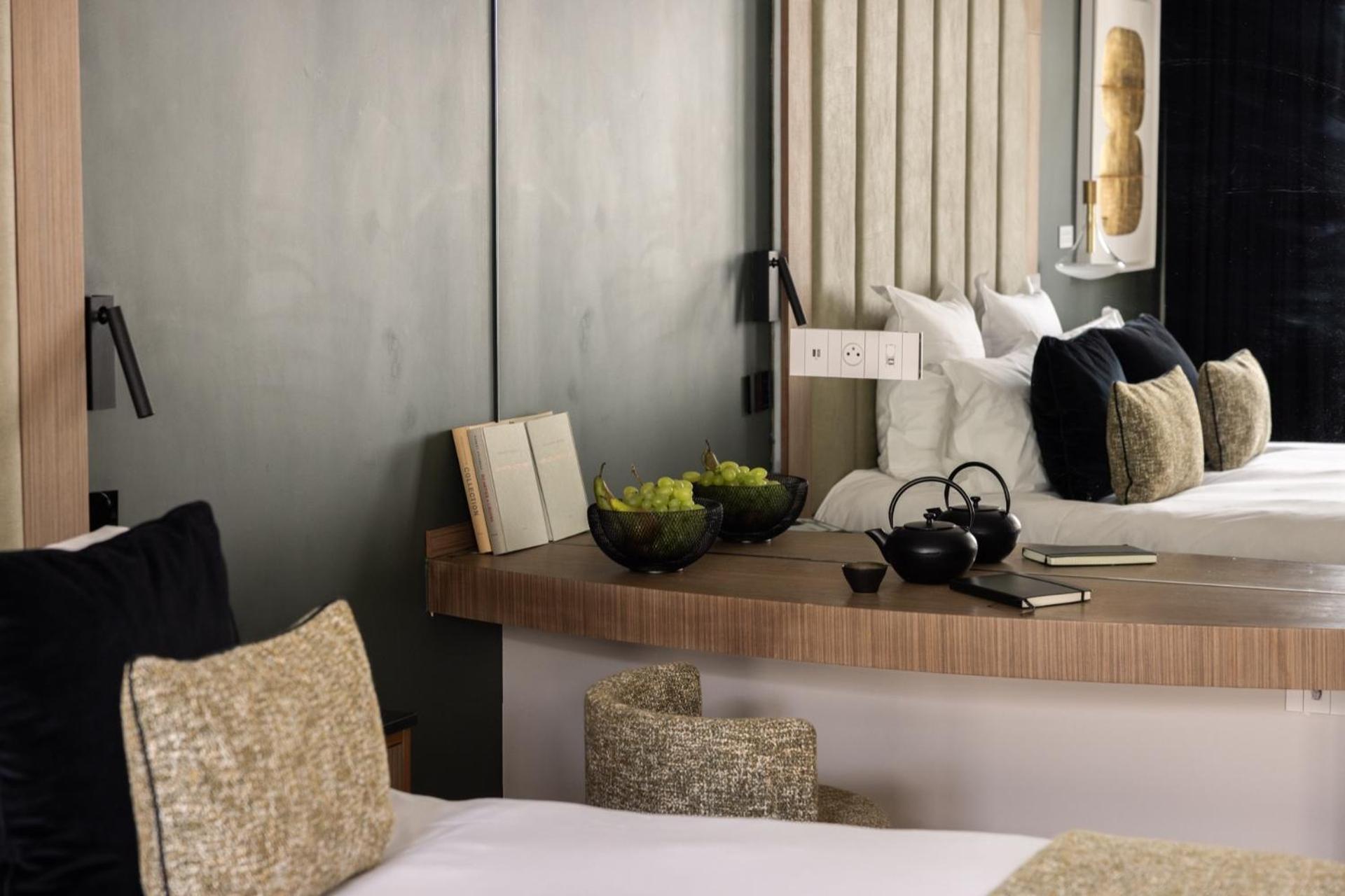 1.75 La Source * Parigi