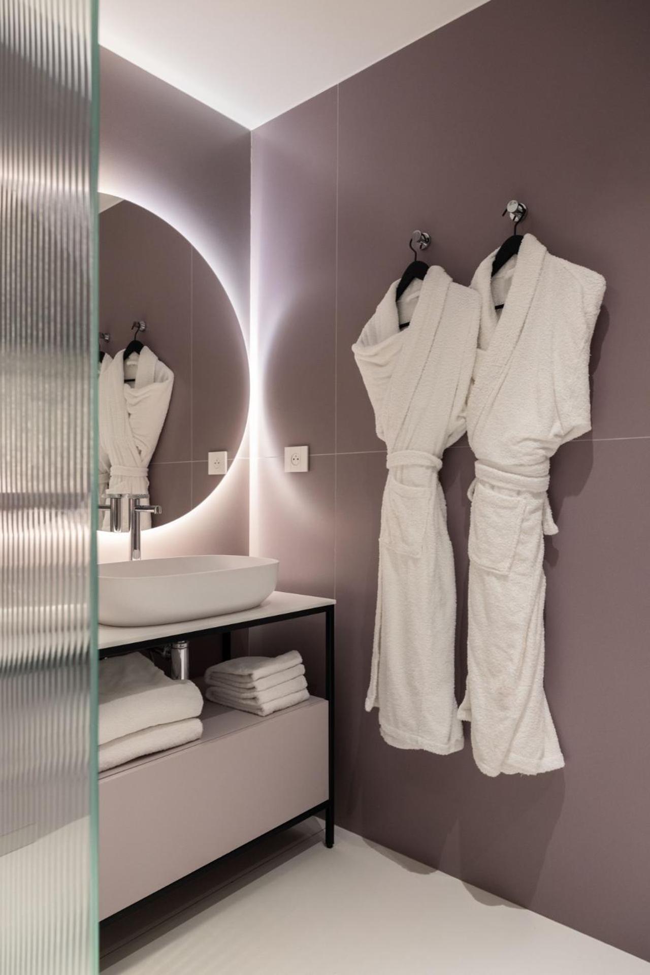 1.75 La Source Apartment Paris