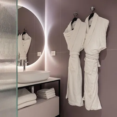 1.75 La Source Apartment Paris