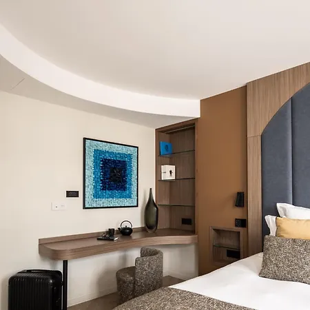 1.75 La Source Apartment